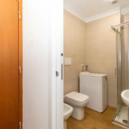 Guesthost - San Salvario Functional Apartamento Turim